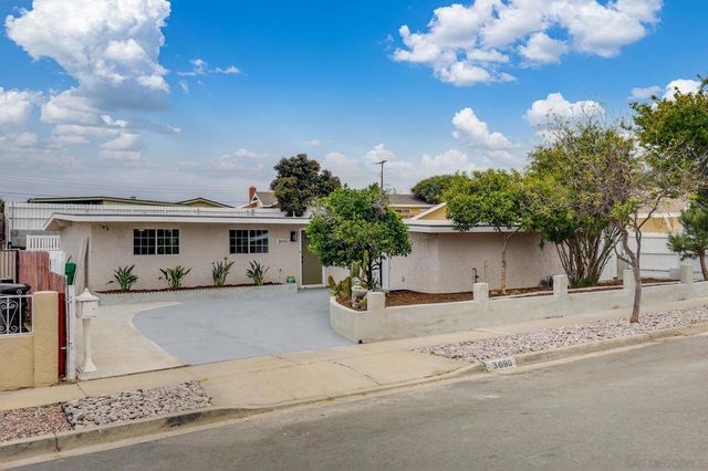 3690 Chanute, San Diego, CA 92154