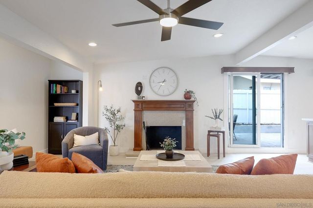 3690 Chanute, San Diego, CA 92154