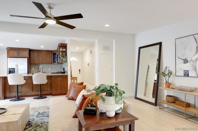 3690 Chanute, San Diego, CA 92154