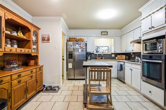 241 County Road 3689, Paradise, TX 76073