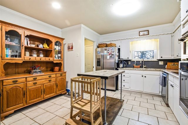 241 County Road 3689, Paradise, TX 76073