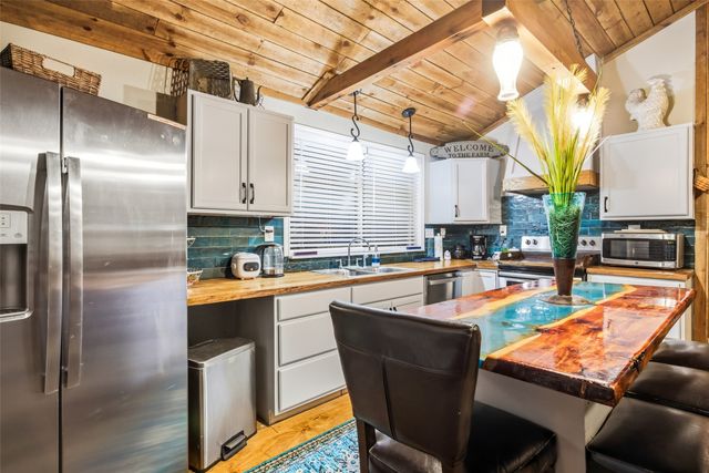 241 County Road 3689, Paradise, TX 76073