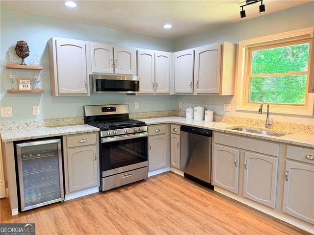 284 Angla Drive SE, Smyrna, GA 30082