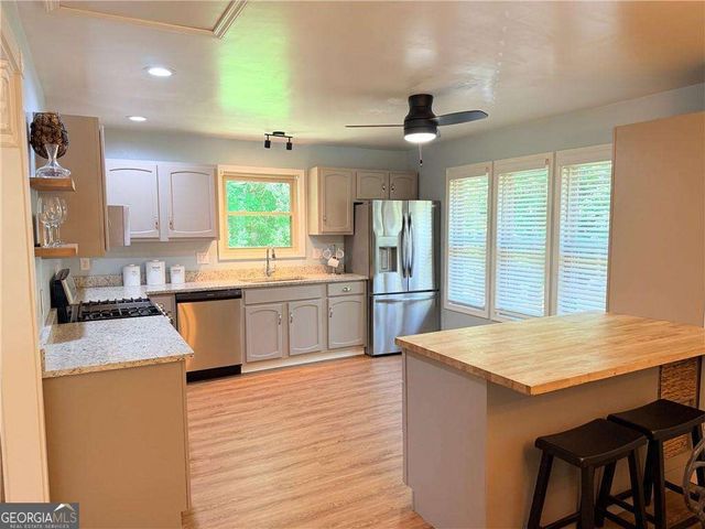 284 Angla Drive SE, Smyrna, GA 30082