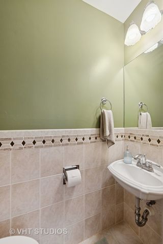 7769 Danbury Drive, Darien, IL 60561