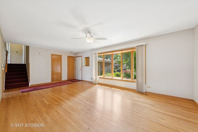 7769 Danbury Drive, Darien, IL 60561