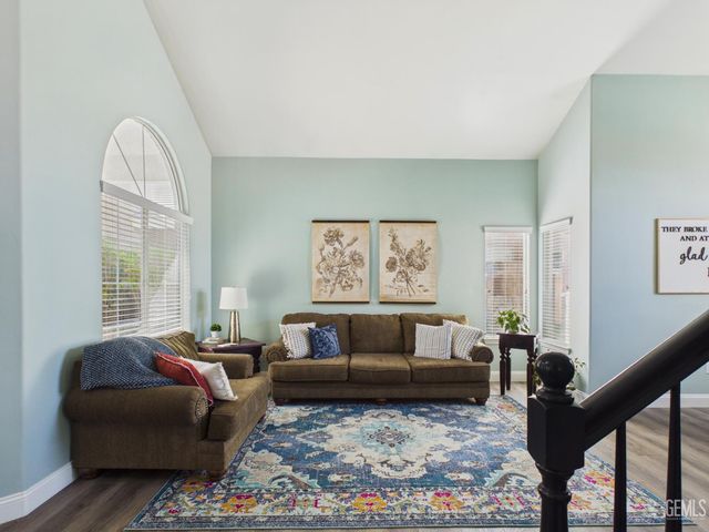 12000 Stonington Street, Bakersfield, CA 93312