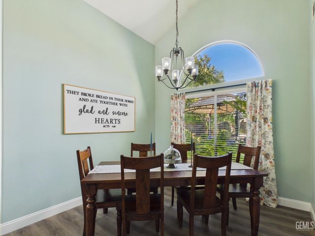 12000 Stonington Street, Bakersfield, CA 93312