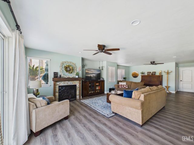 12000 Stonington Street, Bakersfield, CA 93312