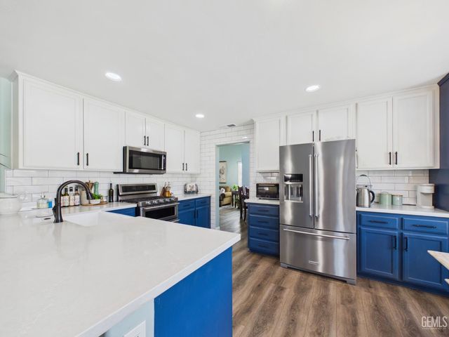 12000 Stonington Street, Bakersfield, CA 93312