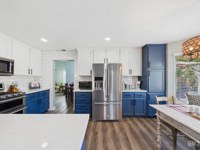 12000 Stonington Street, Bakersfield, CA 93312