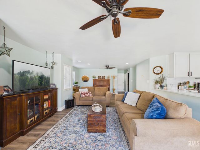 12000 Stonington Street, Bakersfield, CA 93312