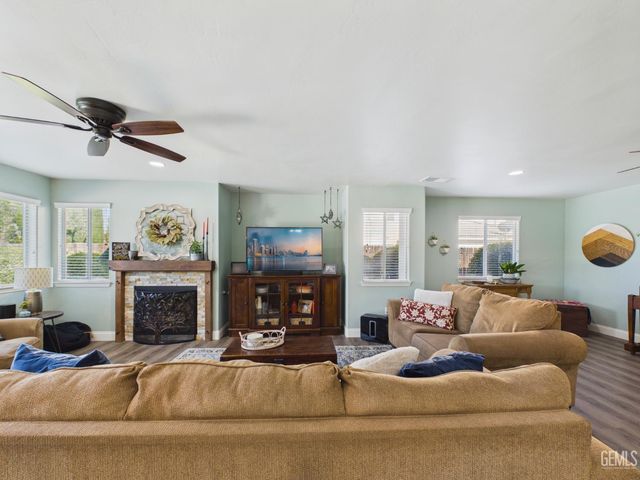 12000 Stonington Street, Bakersfield, CA 93312