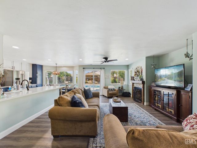 12000 Stonington Street, Bakersfield, CA 93312