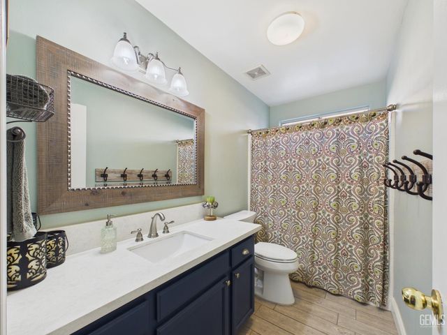 12000 Stonington Street, Bakersfield, CA 93312