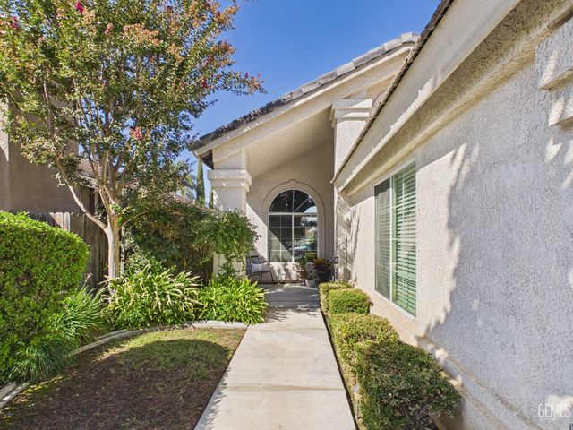 12000 Stonington Street, Bakersfield, CA 93312