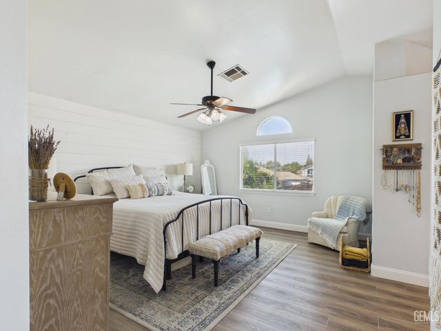 12000 Stonington Street, Bakersfield, CA 93312