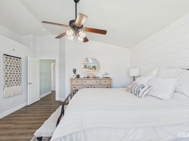 12000 Stonington Street, Bakersfield, CA 93312