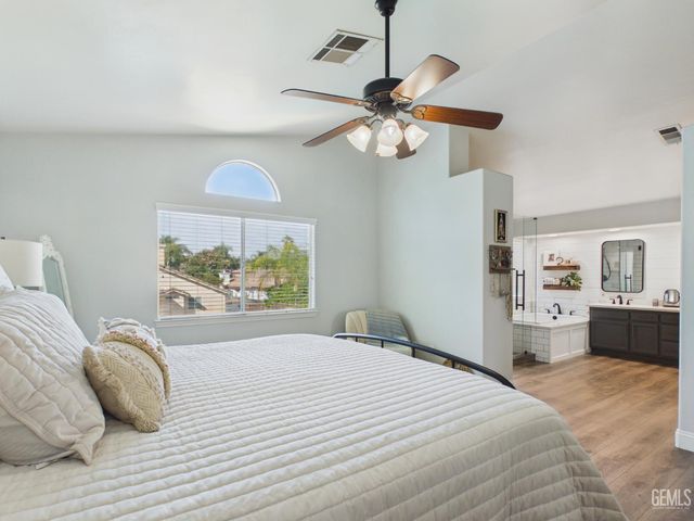 12000 Stonington Street, Bakersfield, CA 93312
