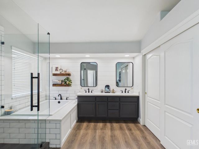 12000 Stonington Street, Bakersfield, CA 93312
