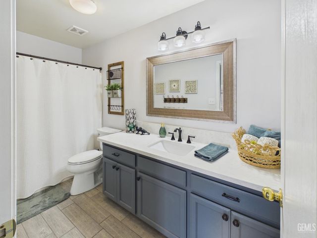 12000 Stonington Street, Bakersfield, CA 93312