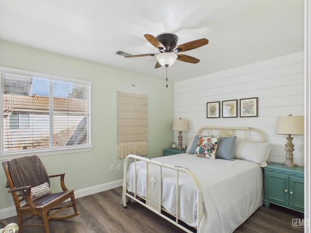 12000 Stonington Street, Bakersfield, CA 93312