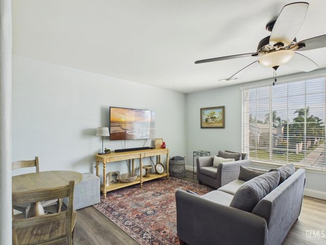 12000 Stonington Street, Bakersfield, CA 93312