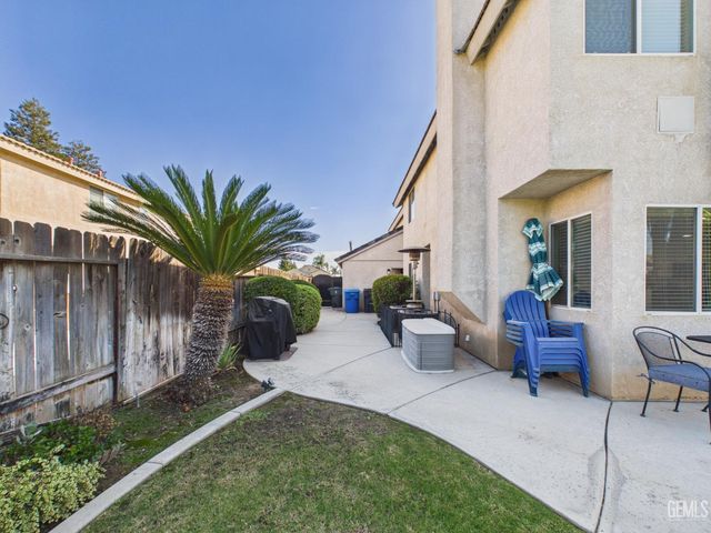 12000 Stonington Street, Bakersfield, CA 93312