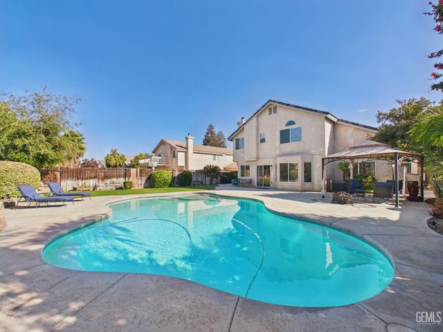 12000 Stonington Street, Bakersfield, CA 93312
