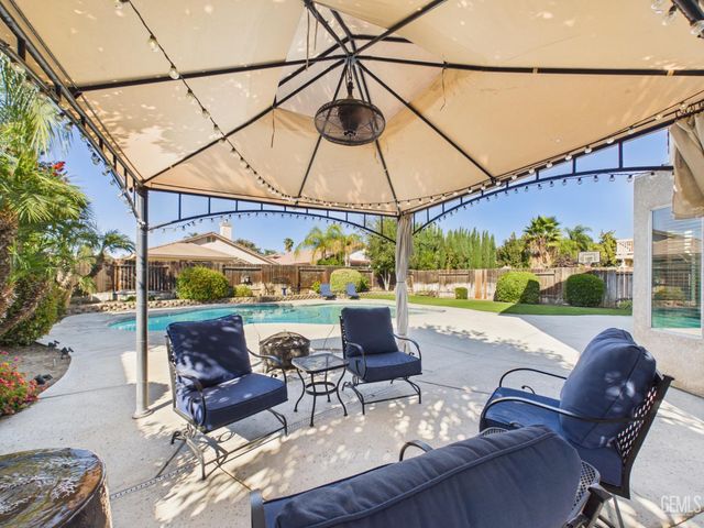 12000 Stonington Street, Bakersfield, CA 93312