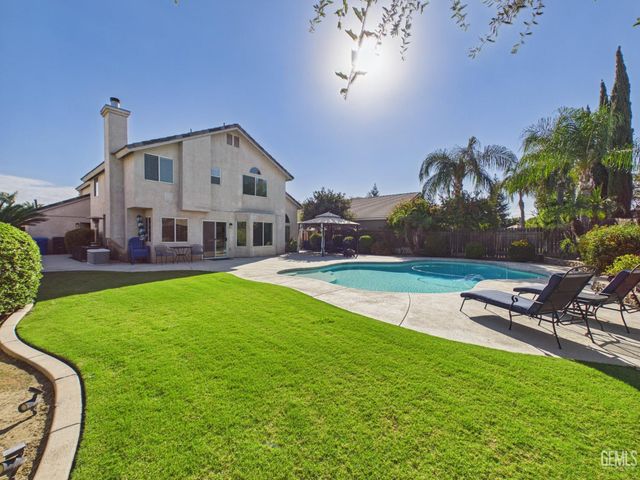 12000 Stonington Street, Bakersfield, CA 93312