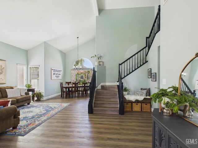 12000 Stonington Street, Bakersfield, CA 93312