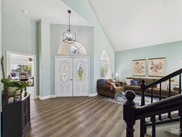 12000 Stonington Street, Bakersfield, CA 93312
