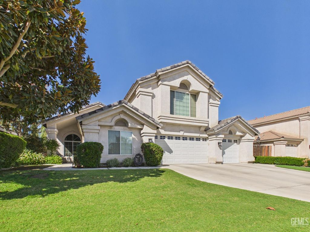 12000 Stonington Street, Bakersfield, CA 93312