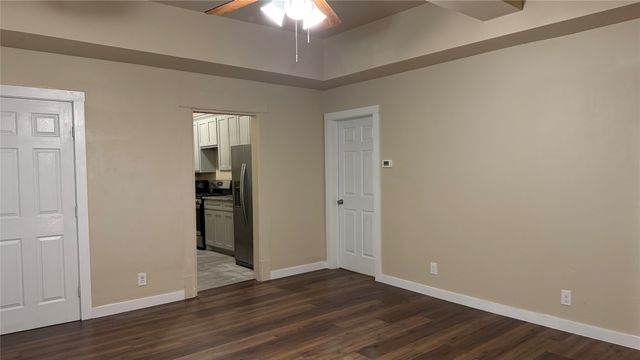 5208 E side Avenue 1, Dallas, TX 75214
