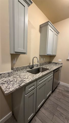 5208 E side Avenue 1, Dallas, TX 75214