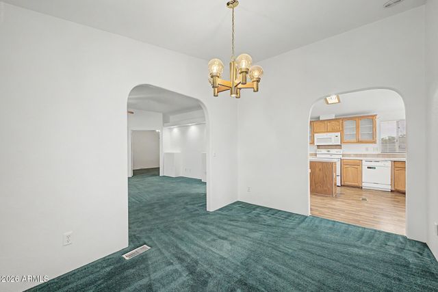 9752 E EMPRESS Avenue, Mesa, AZ 85208
