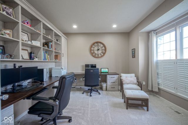 3905 Heathfield Court, Zionsville, IN 46077