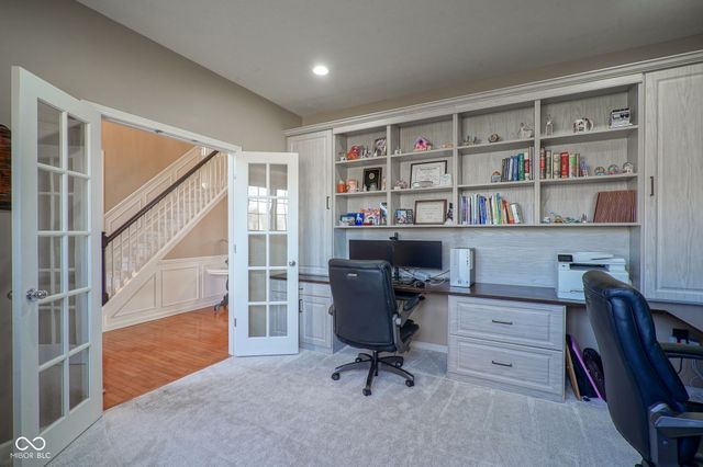 3905 Heathfield Court, Zionsville, IN 46077