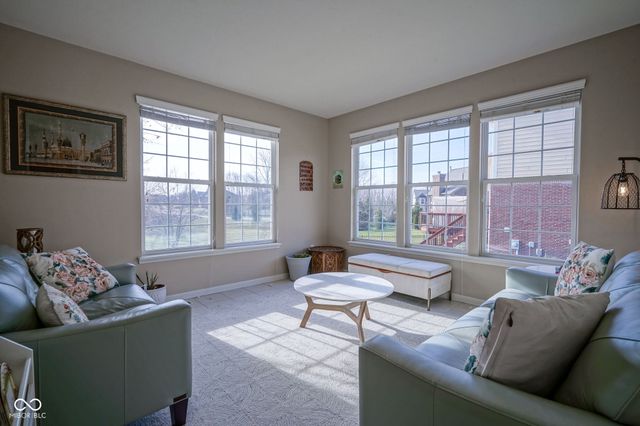 3905 Heathfield Court, Zionsville, IN 46077