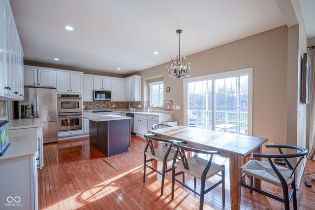 3905 Heathfield Court, Zionsville, IN 46077