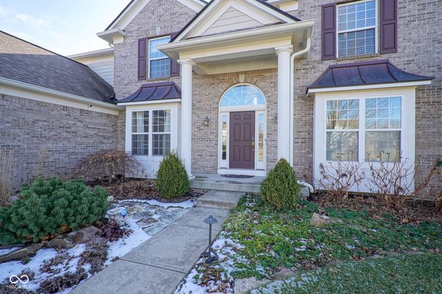 3905 Heathfield Court, Zionsville, IN 46077
