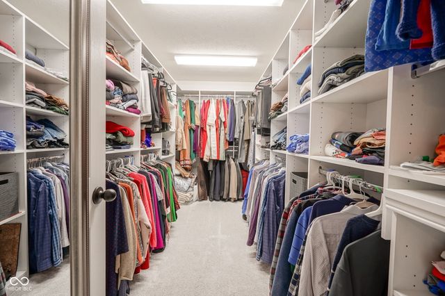 3905 Heathfield Court, Zionsville, IN 46077