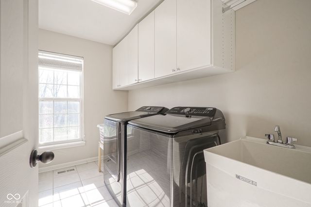 3905 Heathfield Court, Zionsville, IN 46077