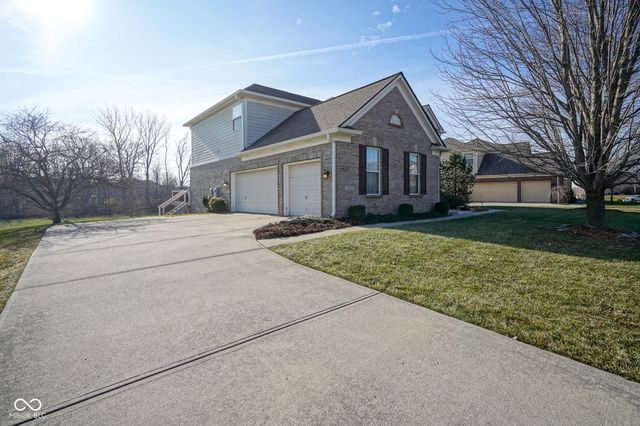 3905 Heathfield Court, Zionsville, IN 46077