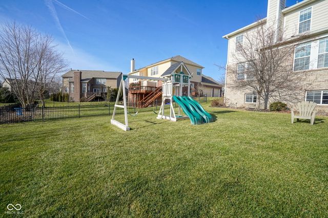 3905 Heathfield Court, Zionsville, IN 46077
