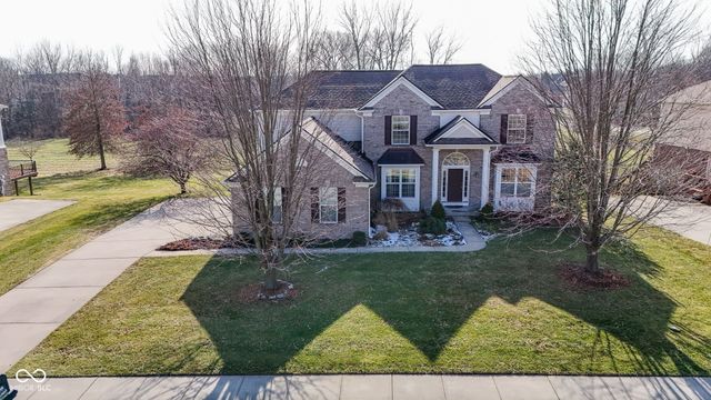 3905 Heathfield Court, Zionsville, IN 46077