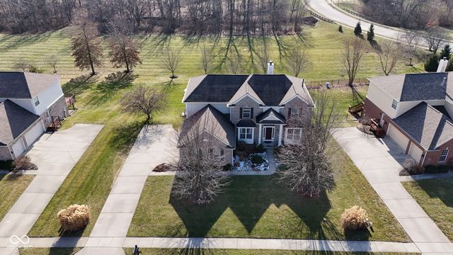 3905 Heathfield Court, Zionsville, IN 46077