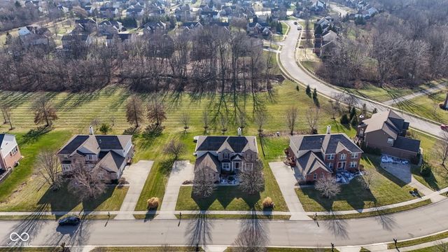 3905 Heathfield Court, Zionsville, IN 46077