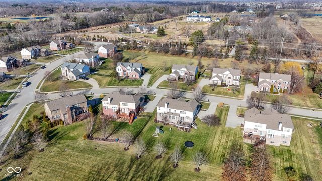 3905 Heathfield Court, Zionsville, IN 46077